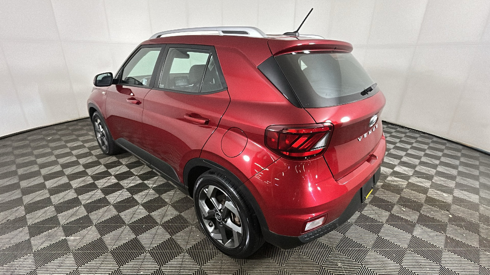 Certified 2024 Hyundai Venue SEL FWD image 5