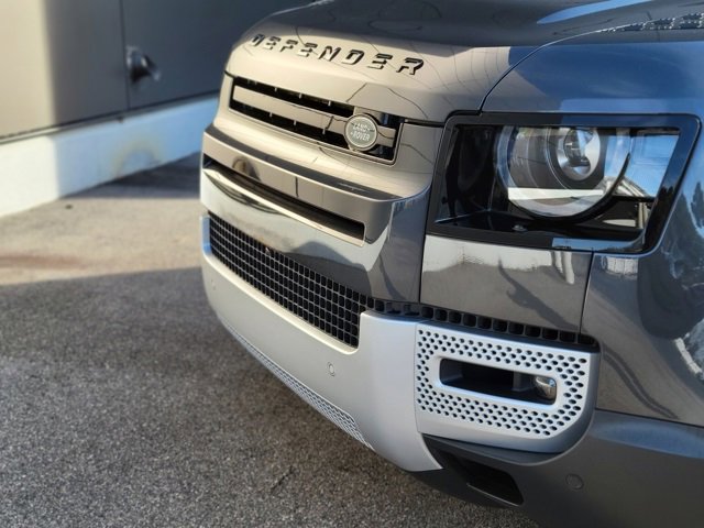 Used 2025 Land Rover Defender 110 S image 45