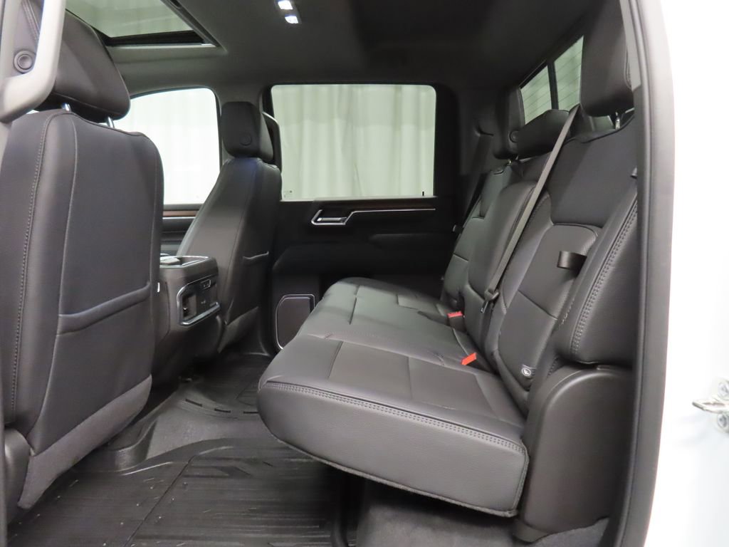 Used 2025 GMC Sierra 3500 Denali image 10