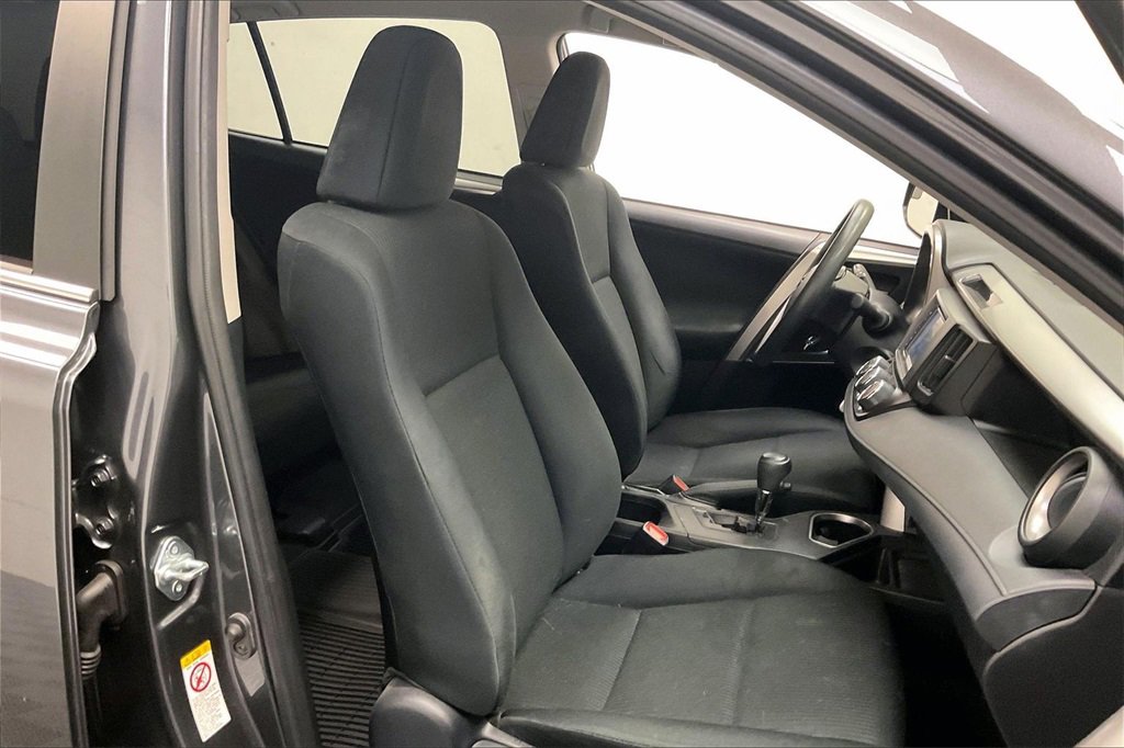 Used 2016 Toyota RAV4 LE image 6