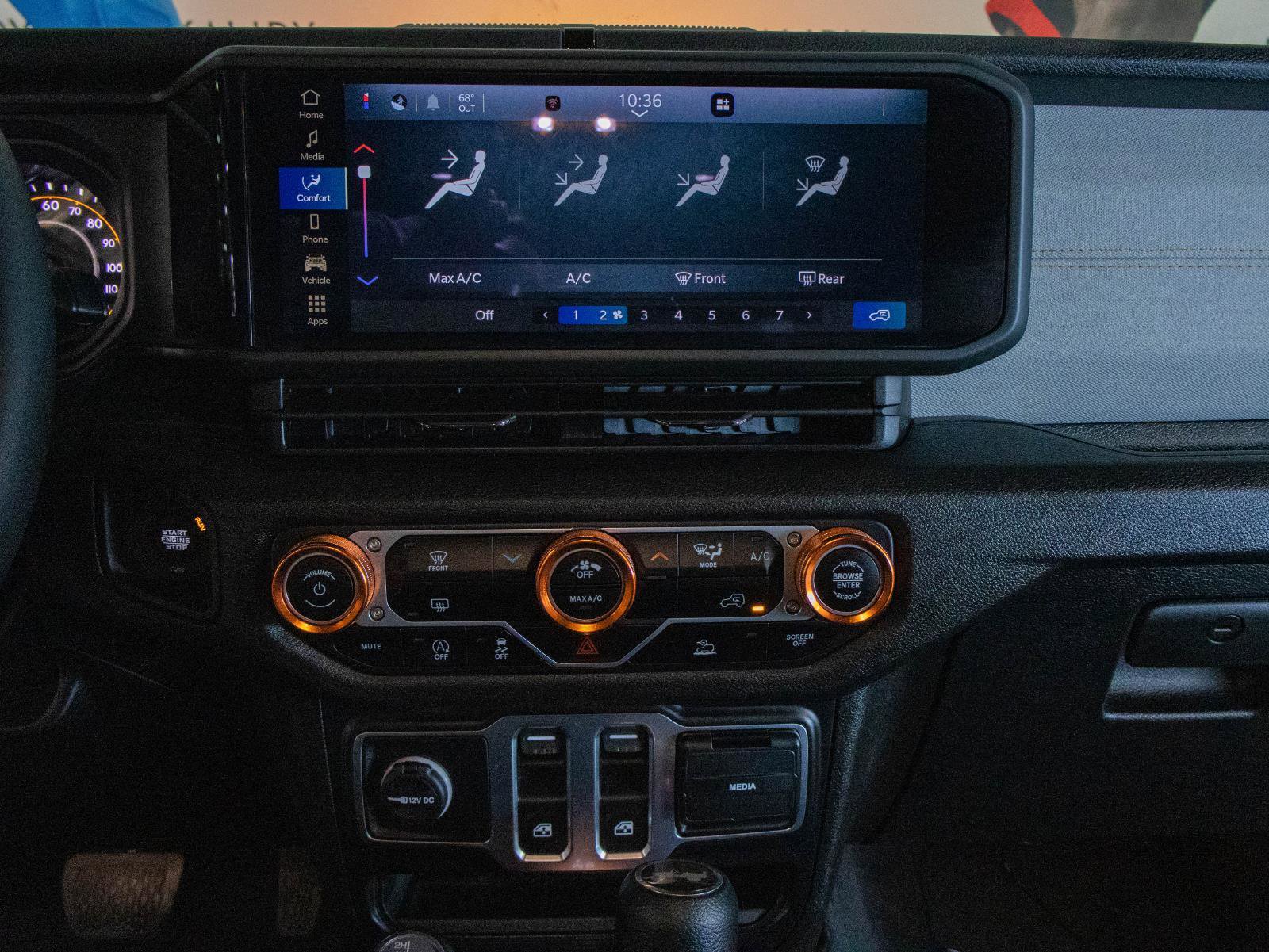 Used 2024 Jeep Wrangler Sport S image 4