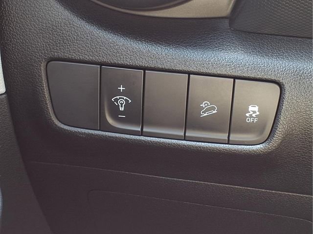 Used 2023 Hyundai Kona SEL AWD/4WD image 20