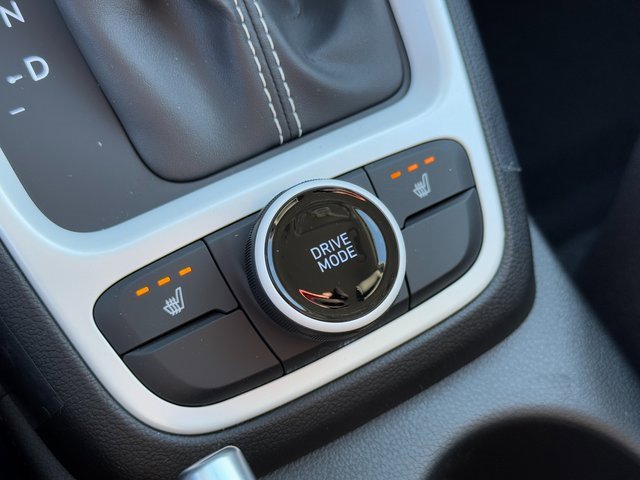 New 2025 Hyundai Venue Limited image 19