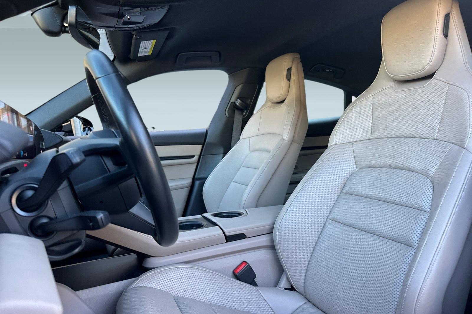 Used 2024 Porsche Taycan image 21