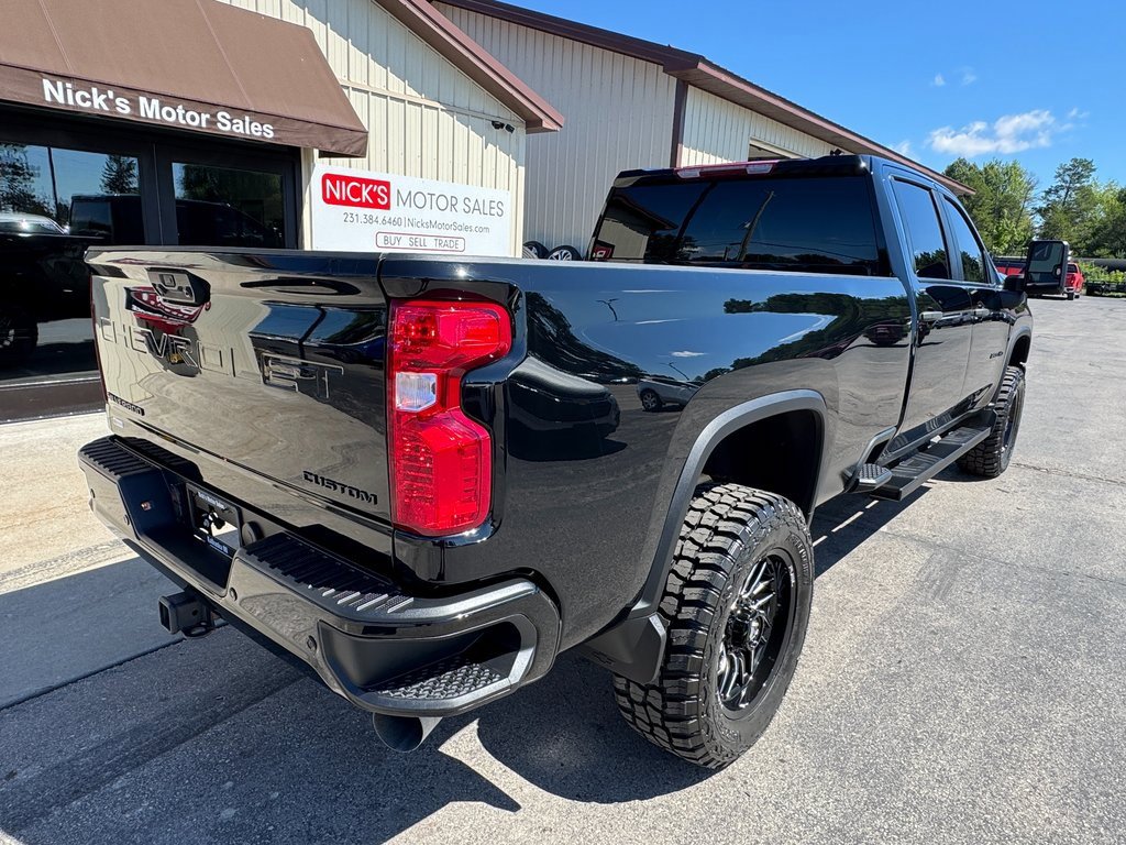 Used 2024 Chevrolet Silverado 2500 Custom w/ Custom Value Package image 3
