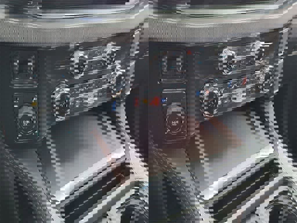 New 2026 Ford F250 Platinum image 22