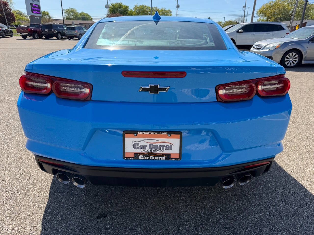 Used 2022 Chevrolet Camaro LT w/ Technology Package RWD image 5