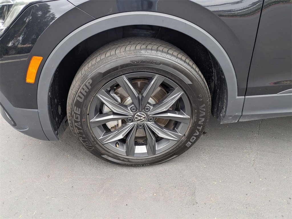 Used 2024 Volkswagen Tiguan SE image 13