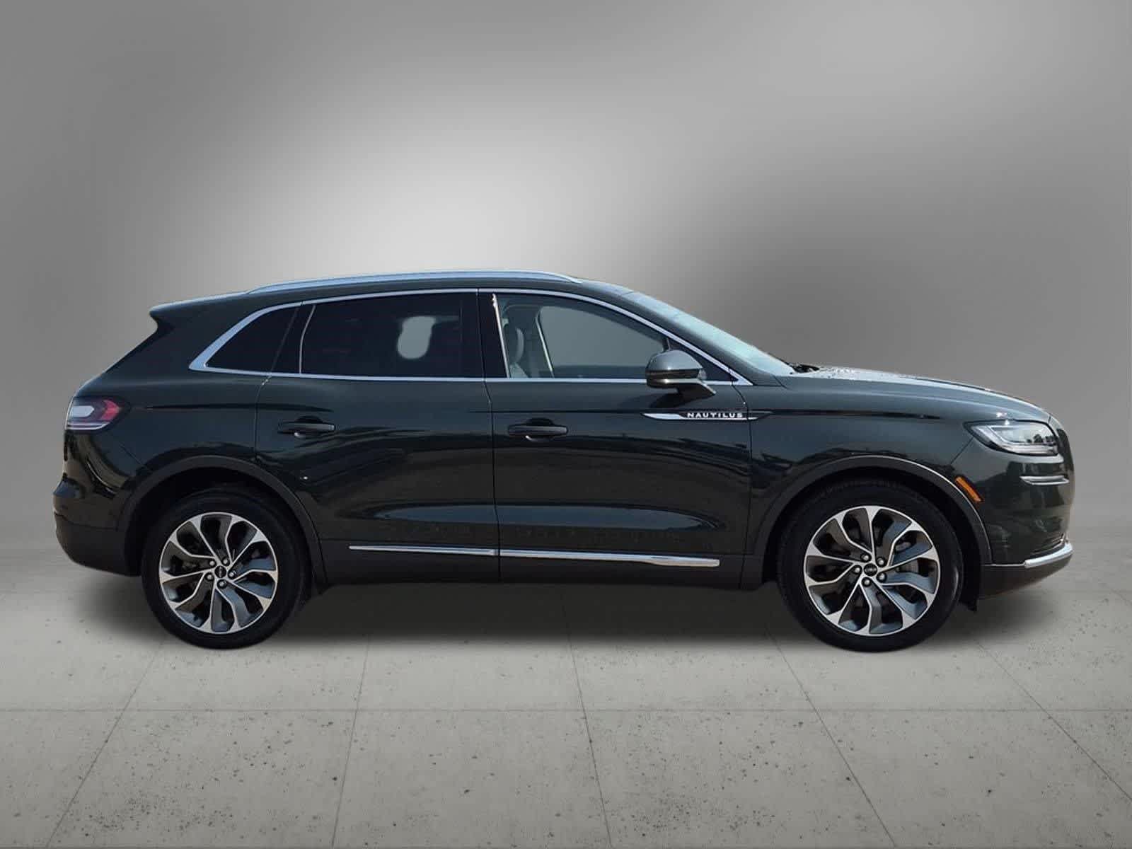 Used 2022 Lincoln Nautilus Reserve w/ Cargo Utility Package AWD/4WD image 7