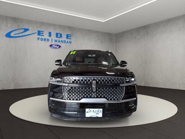 Used 2025 Lincoln Navigator L Reserve AWD/4WD image 10