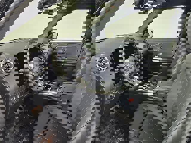 Certified 2025 Mercedes-Benz GLA 250 4MATIC image 27