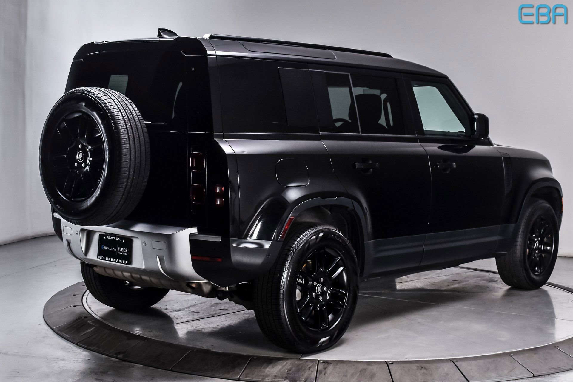 Used 2025 Land Rover Defender 110 S image 6