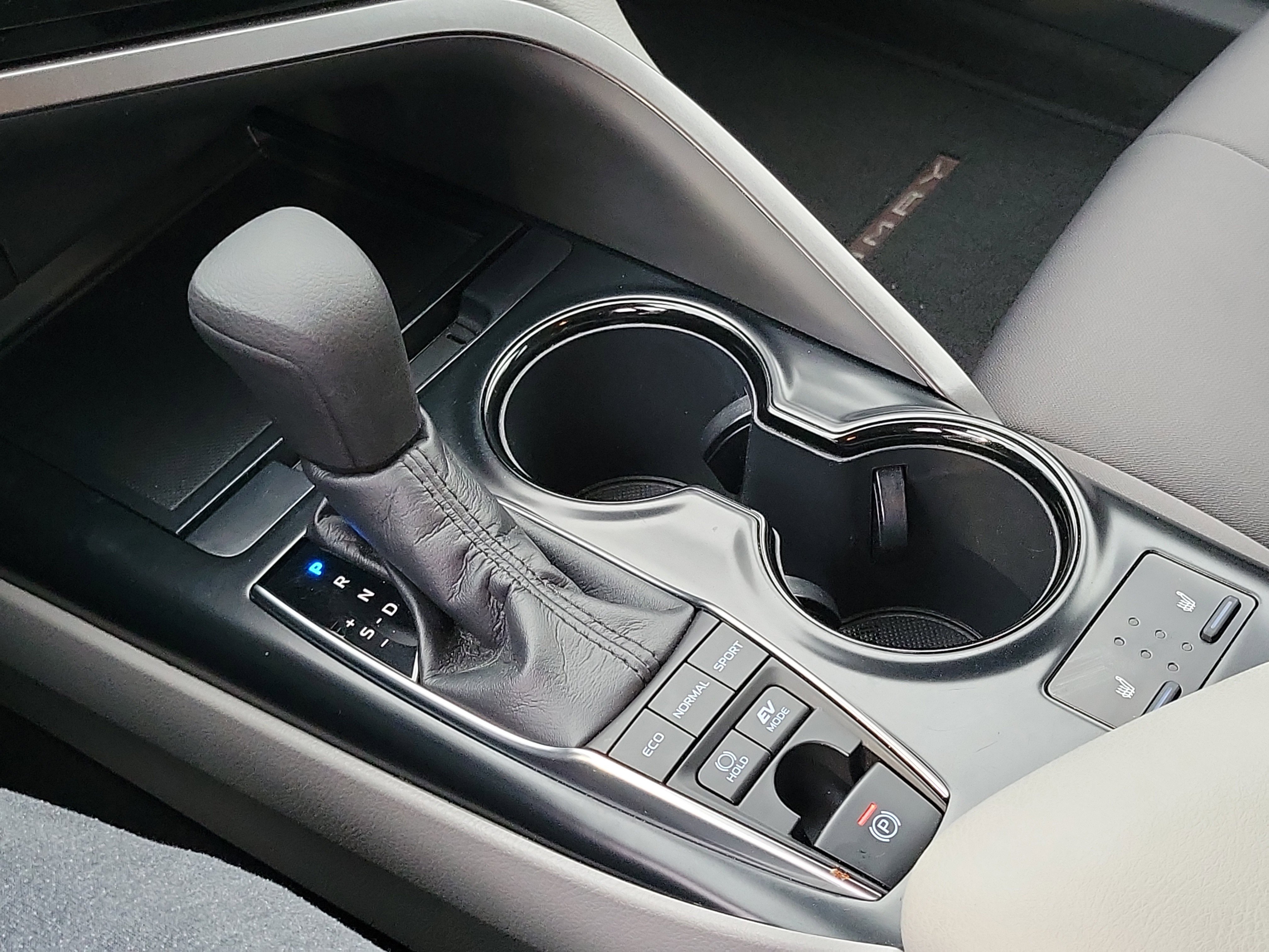 Used 2019 Toyota Camry LE image 14