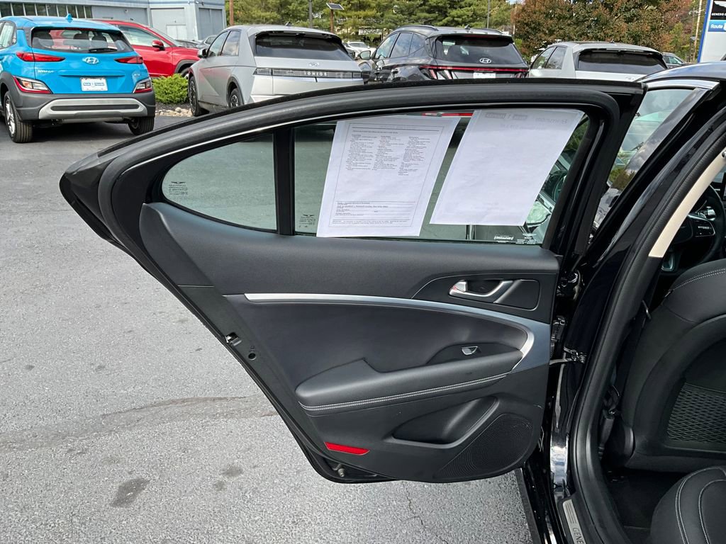 Used 2025 Genesis G70 2.5T image 42