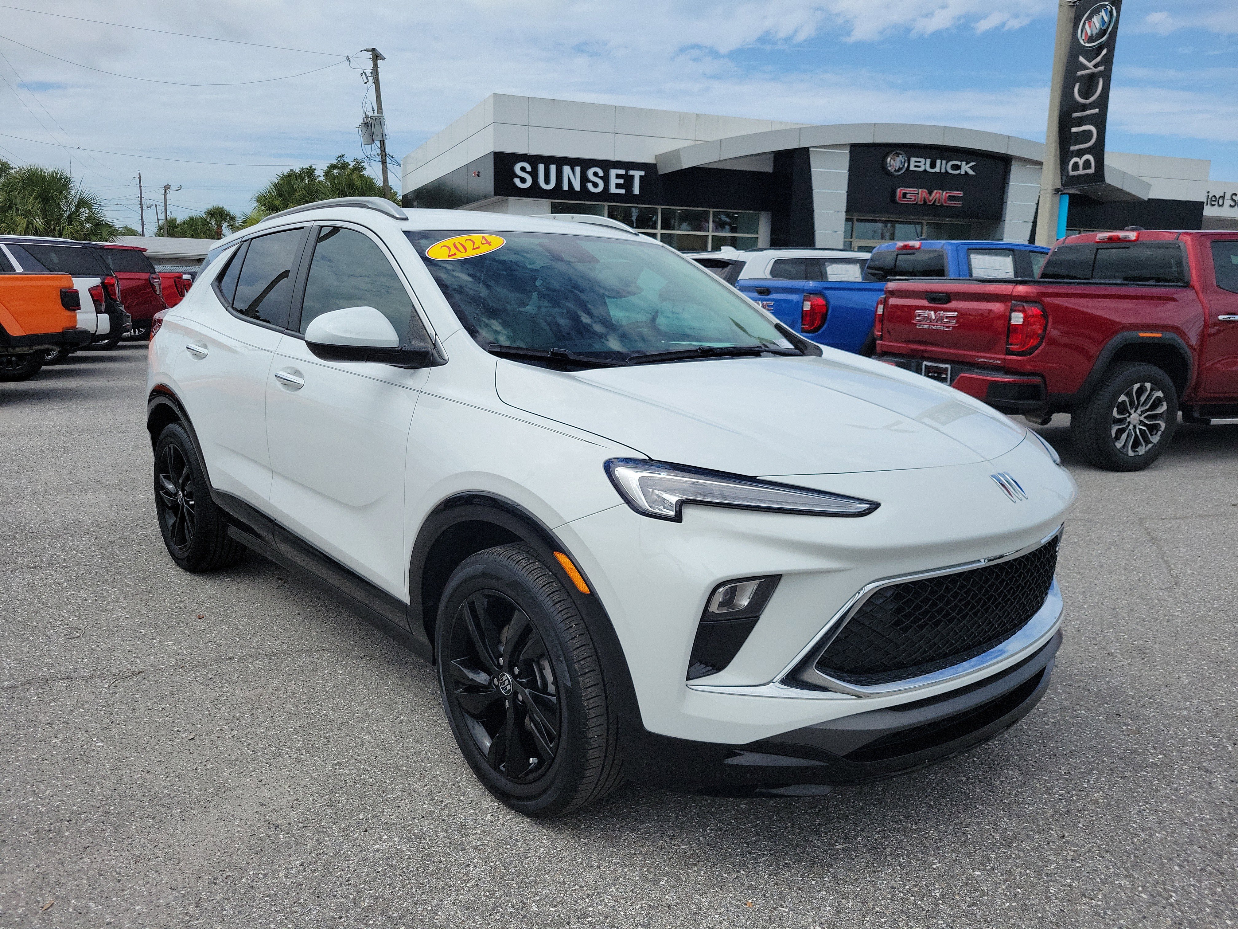 Certified 2024 Buick Encore GX Sport Touring FWD image 1