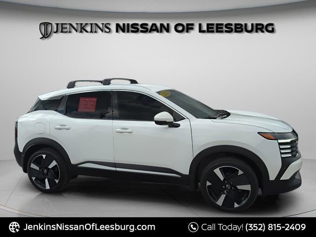 Certified 2025 Nissan Kicks SR image 2