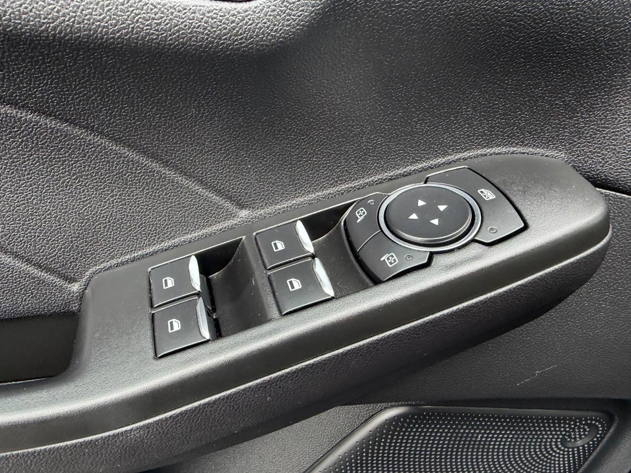 Used 2022 Ford Escape SEL w/ Technology Package image 17