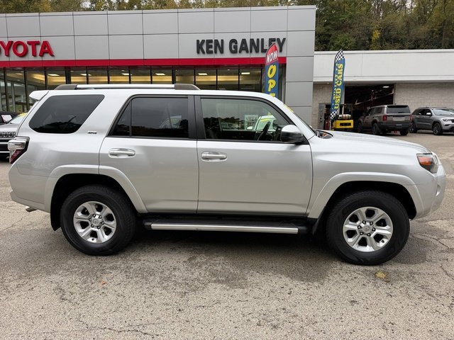 Certified 2021 Toyota 4Runner SR5 AWD/4WD image 2