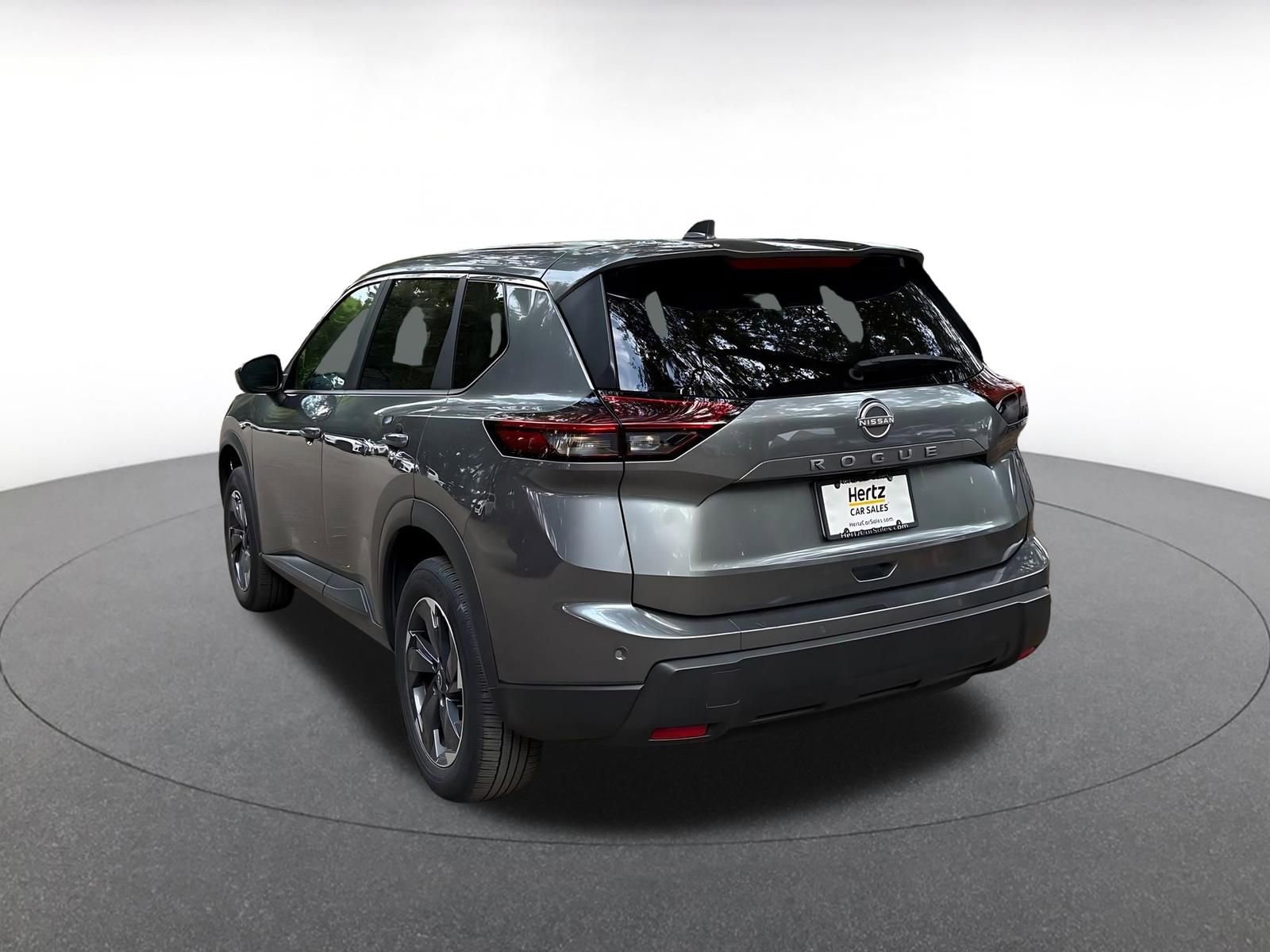 Used 2025 Nissan Rogue SV FWD image 5