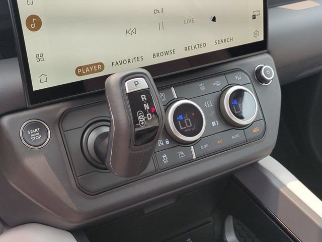 New 2026 Land Rover Defender 110 X-Dynamic SE AWD/4WD image 9