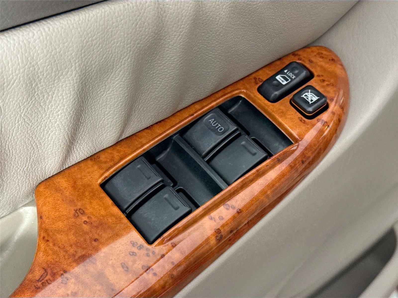 Used 2008 Toyota Sienna XLE image 27