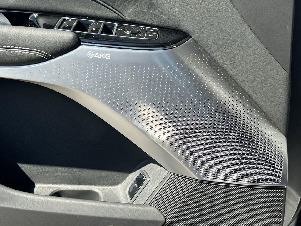 New 2026 Cadillac Lyriq V image 24