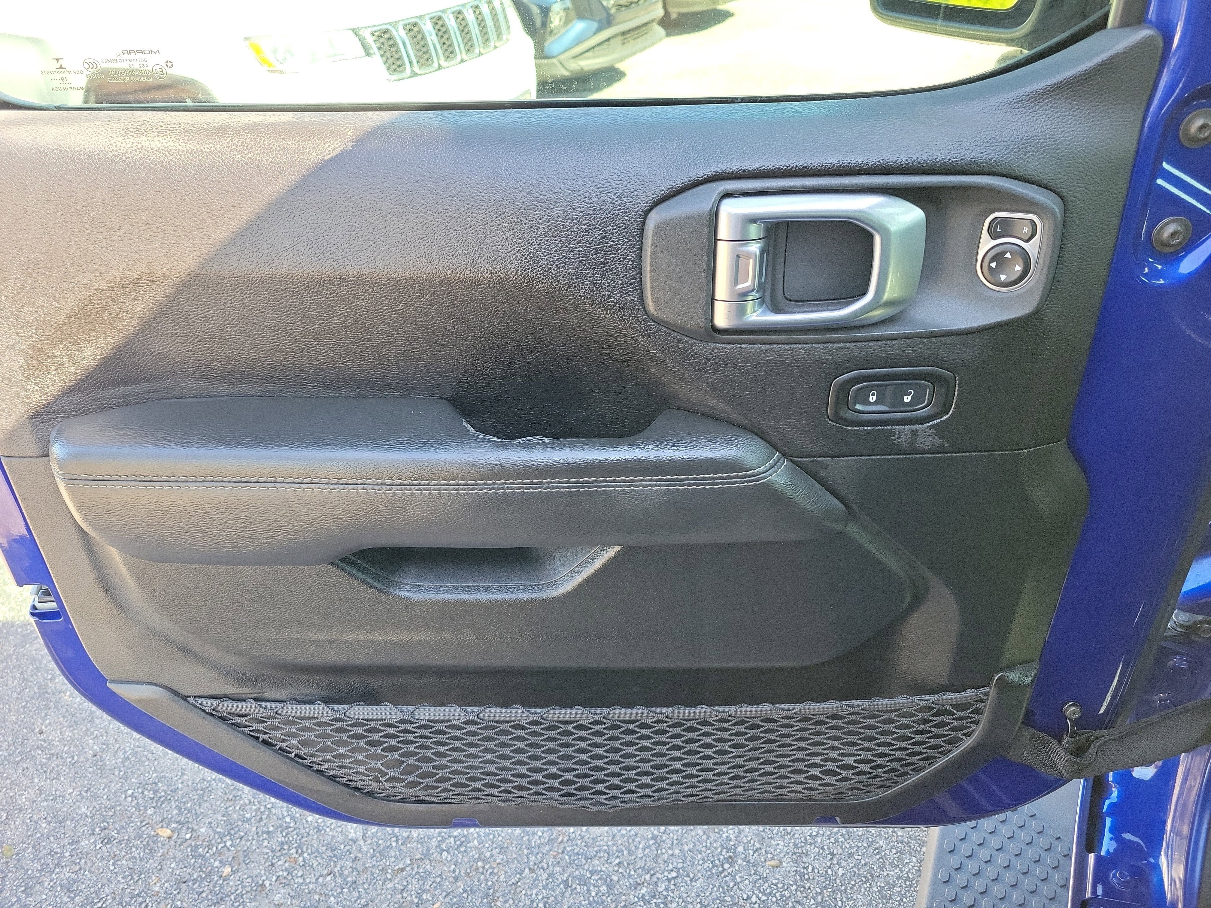 Used 2020 Jeep Wrangler Unlimited Sahara AWD/4WD image 19