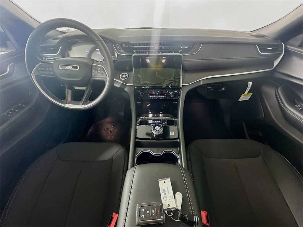 New 2025 Jeep Grand Cherokee Laredo X w/ Luxury Tech Group I image 9