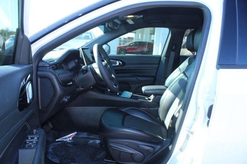 Used 2023 Jeep Compass Latitude image 9