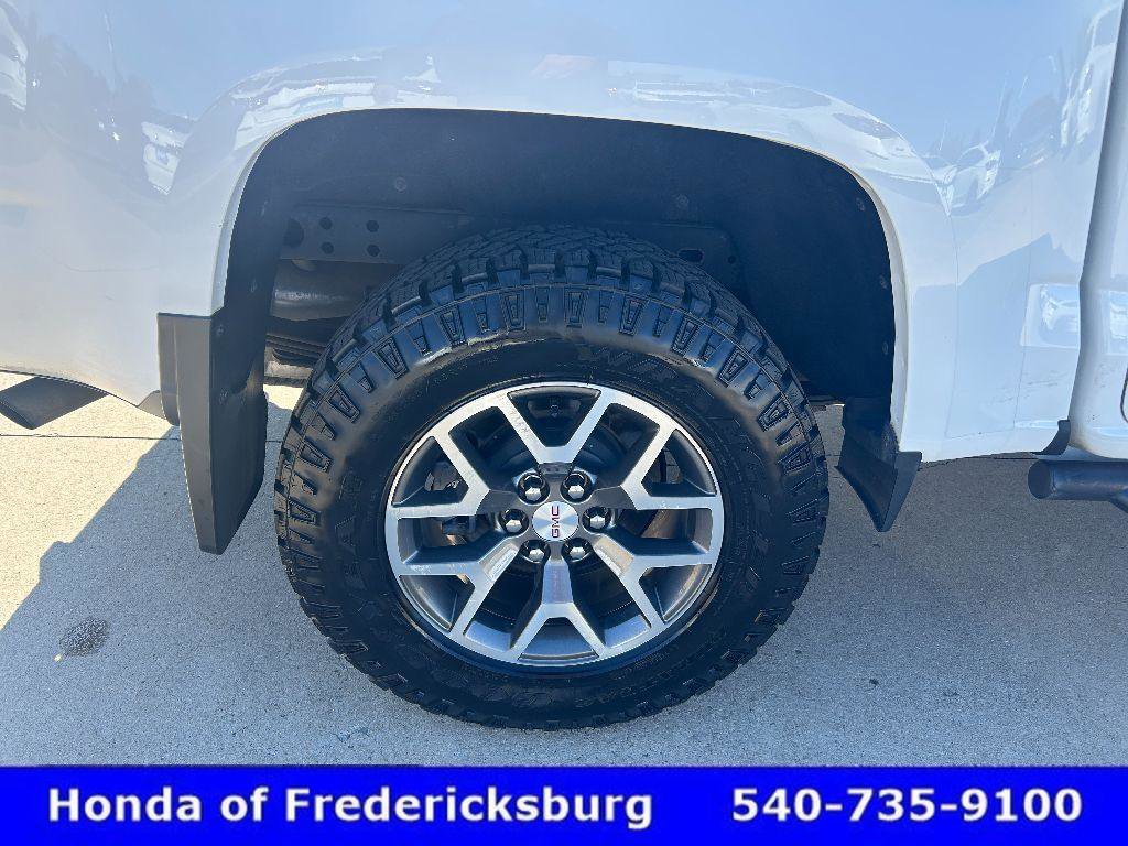 Used 2022 GMC Canyon AT4 w/ Driver Alert Package image 10