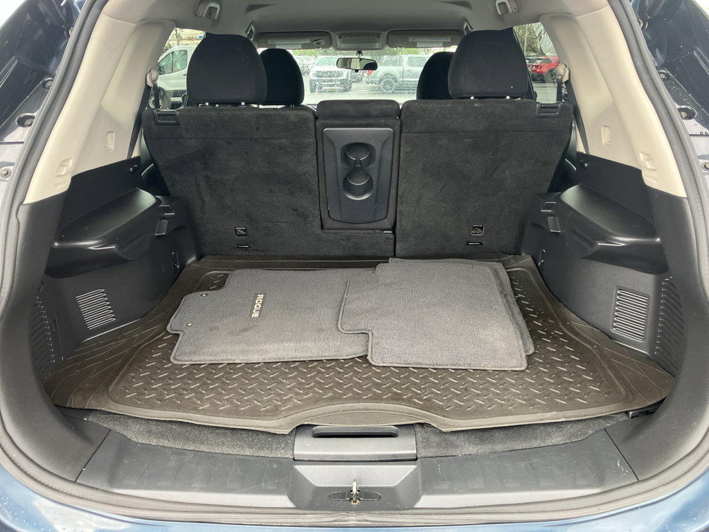 Used 2016 Nissan Rogue SV image 32