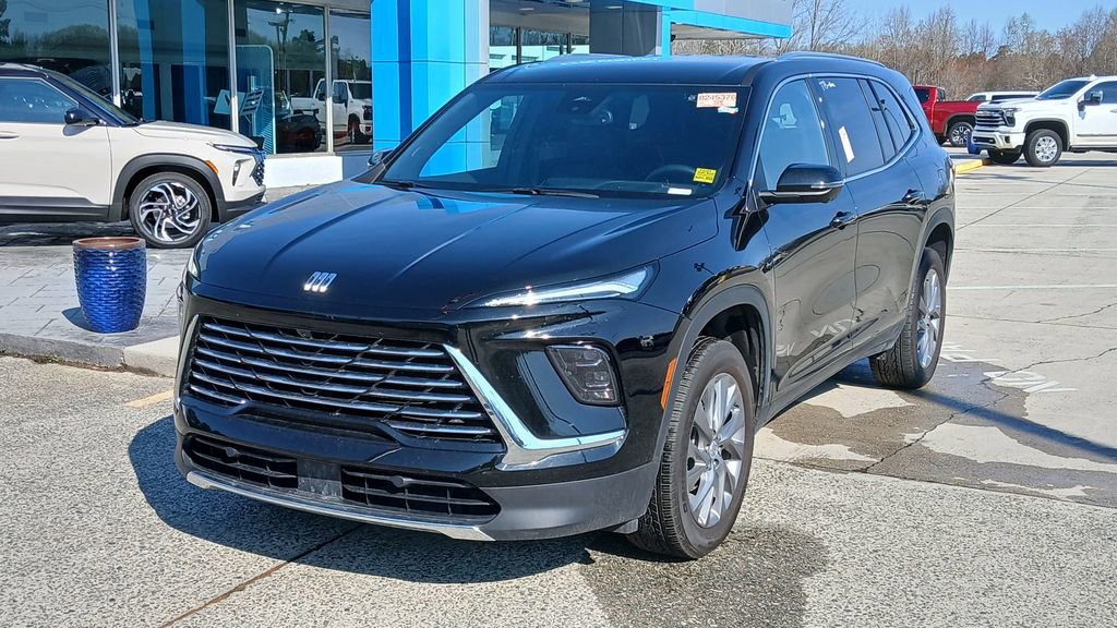 Used 2025 Buick Enclave Preferred image 2