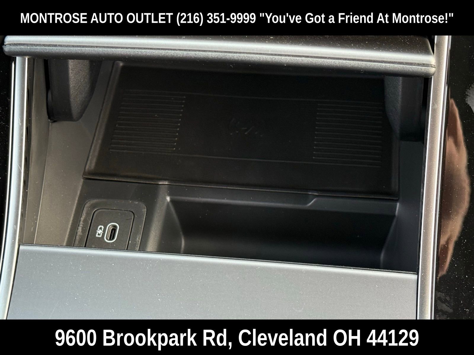 New 2026 Land Rover Range Rover Velar Dynamic SE image 24