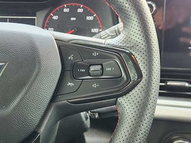 Used 2024 Chevrolet Trax RS FWD image 29
