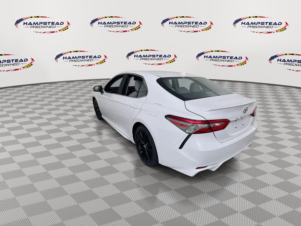 Used 2018 Toyota Camry SE w/ Audio Package FWD image 6