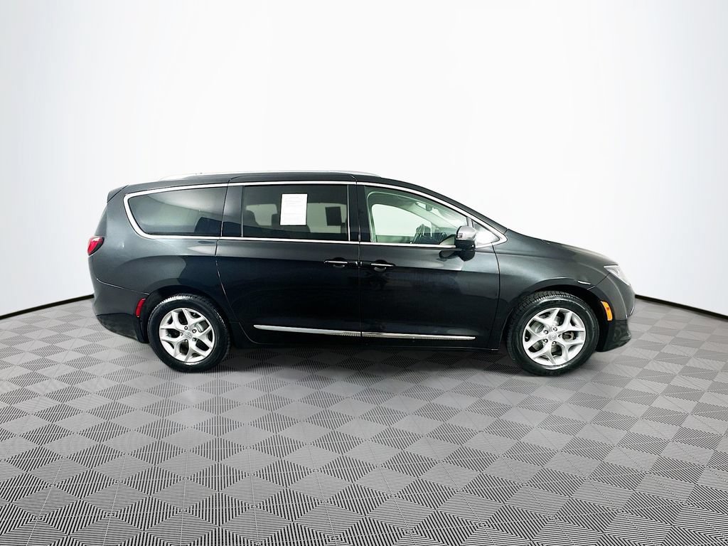 Used 2019 Chrysler Pacifica Limited FWD image 10