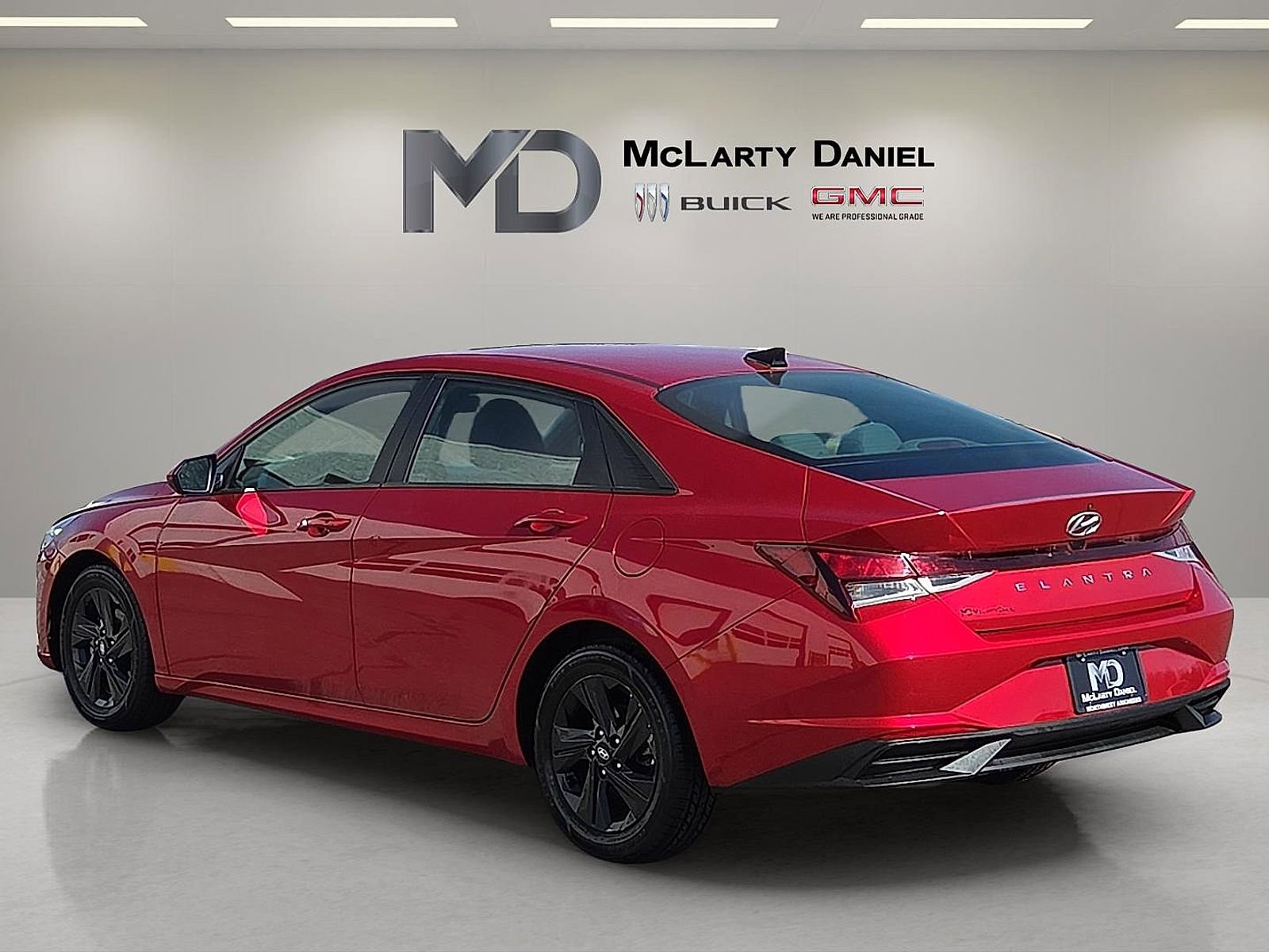 Used 2022 Hyundai Elantra SEL image 4