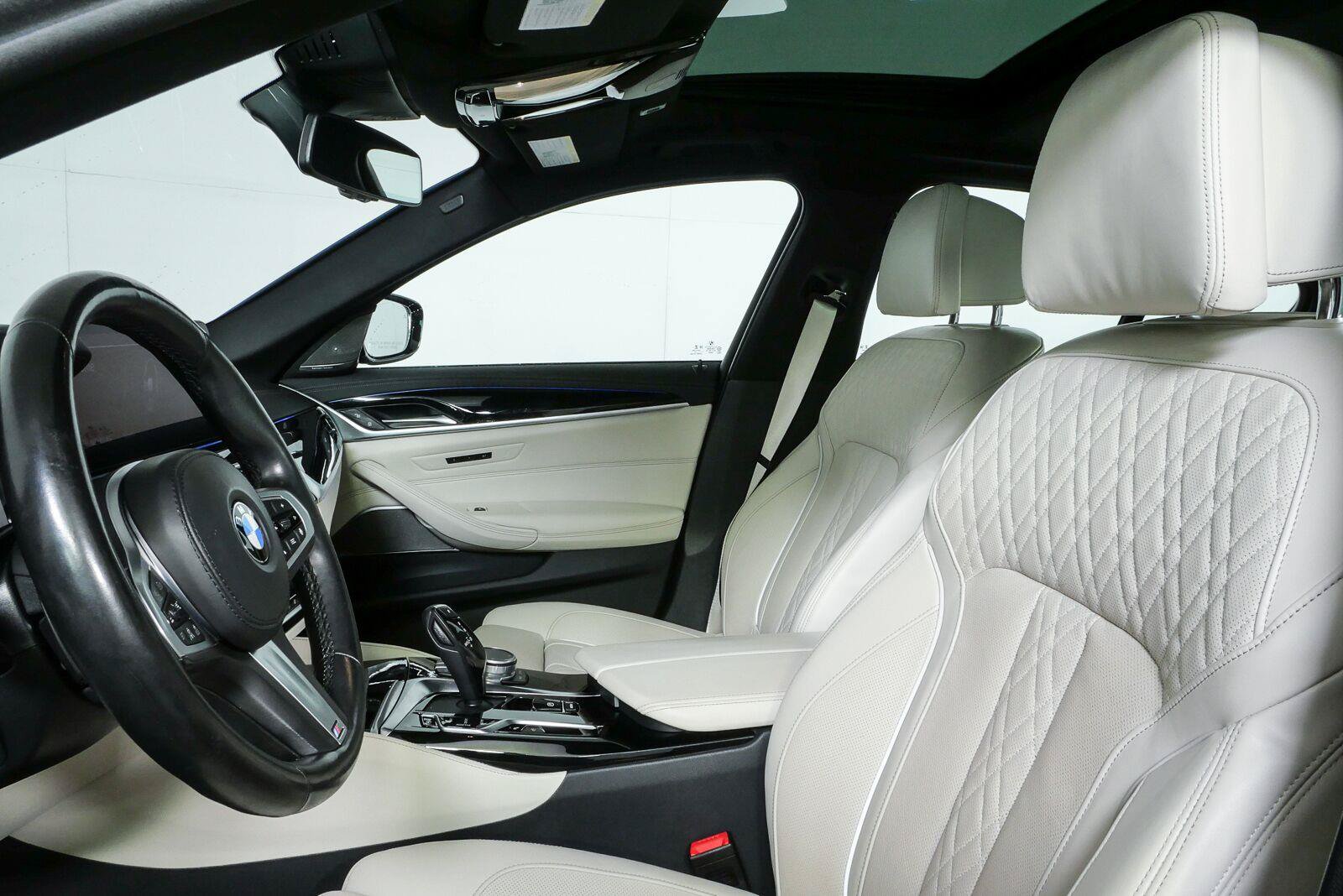 Used 2021 BMW M550i xDrive AWD/4WD image 5