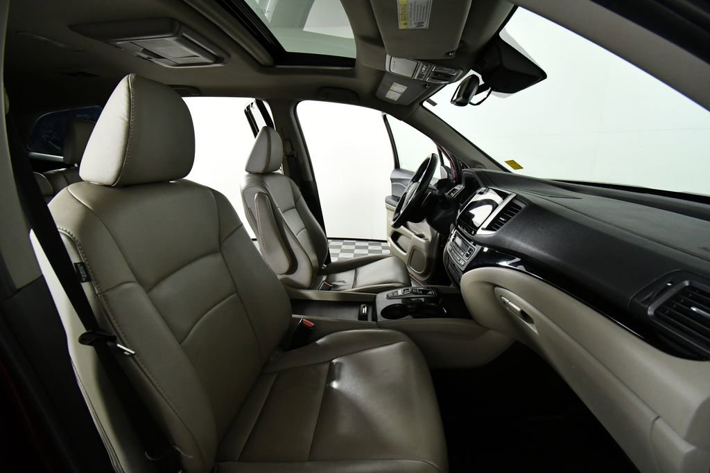 Used 2018 Honda Pilot Touring image 25