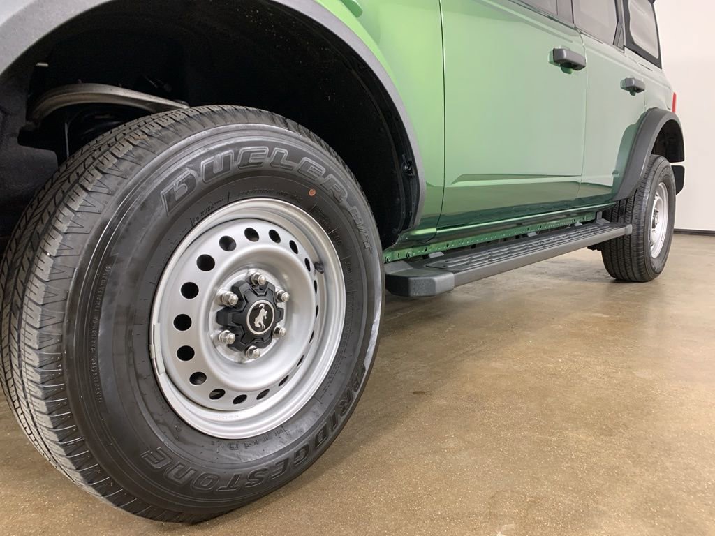 Used 2023 Ford Bronco 4-Door image 2