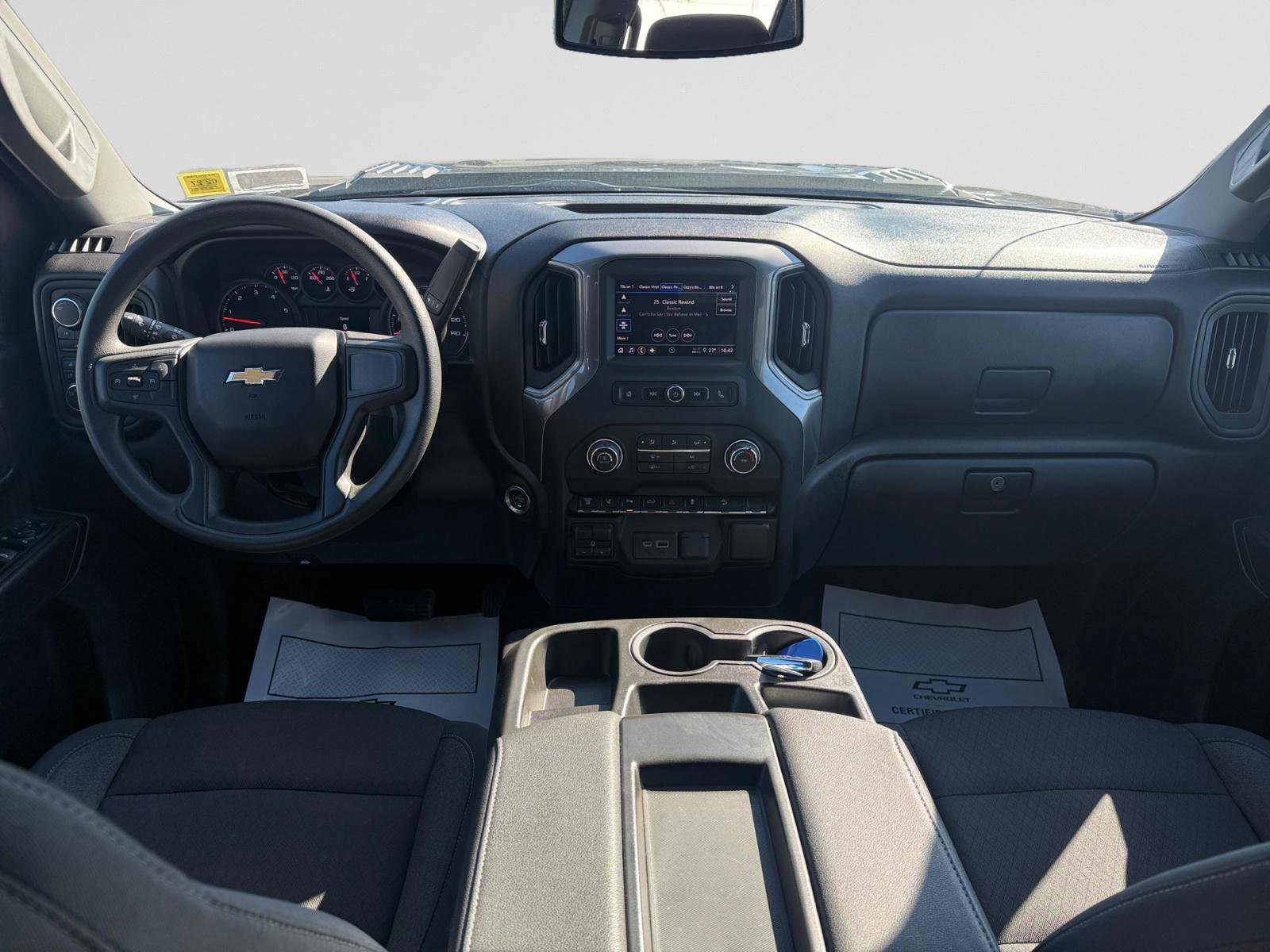 Used 2024 Chevrolet Silverado 2500 Custom w/ Custom Value Package image 10