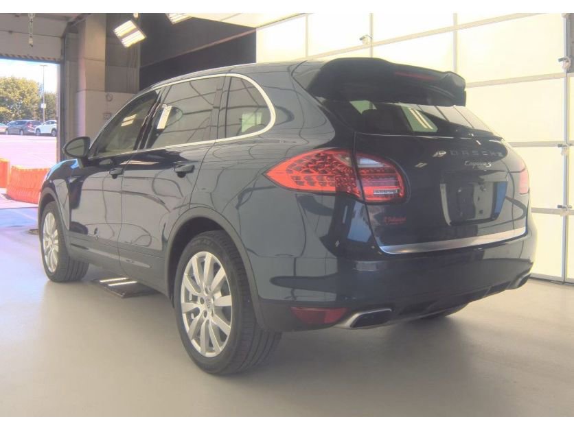 Used 2014 Porsche Cayenne S w/ Comfort Package AWD/4WD image 4