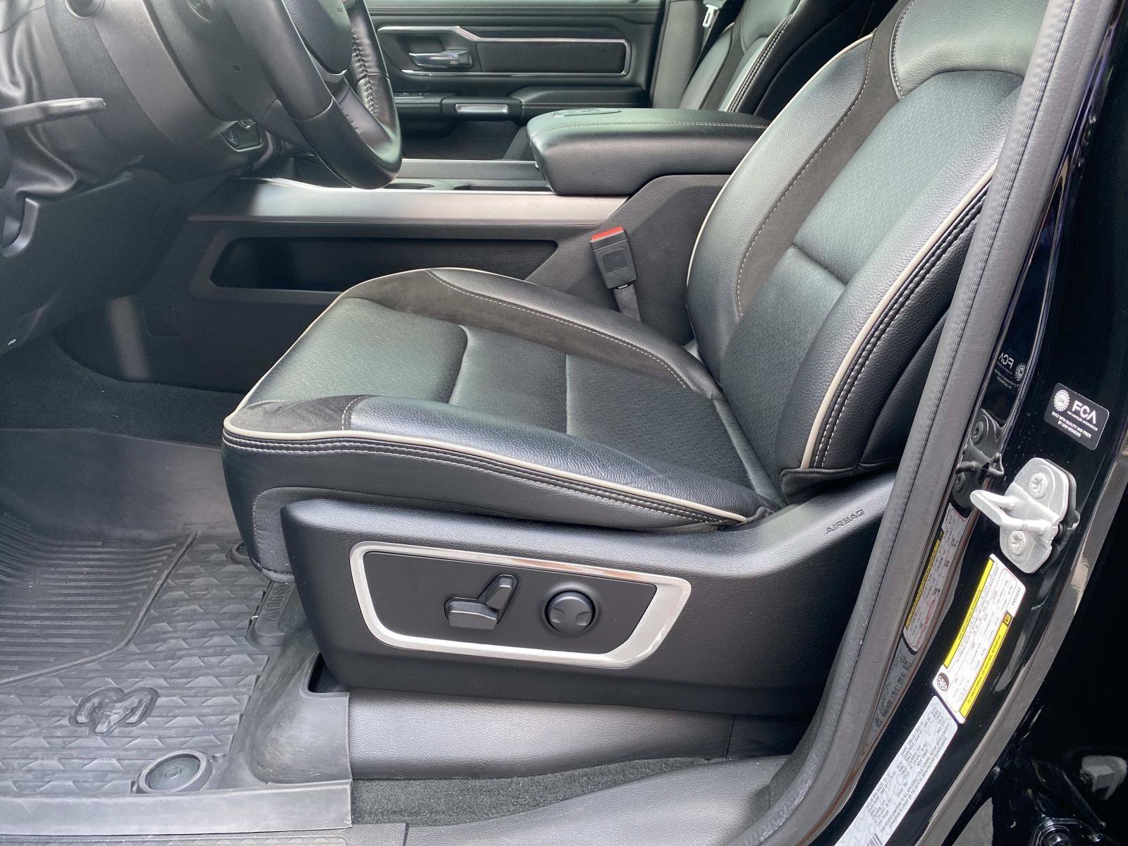 Used 2023 RAM 1500 Laramie AWD/4WD image 25