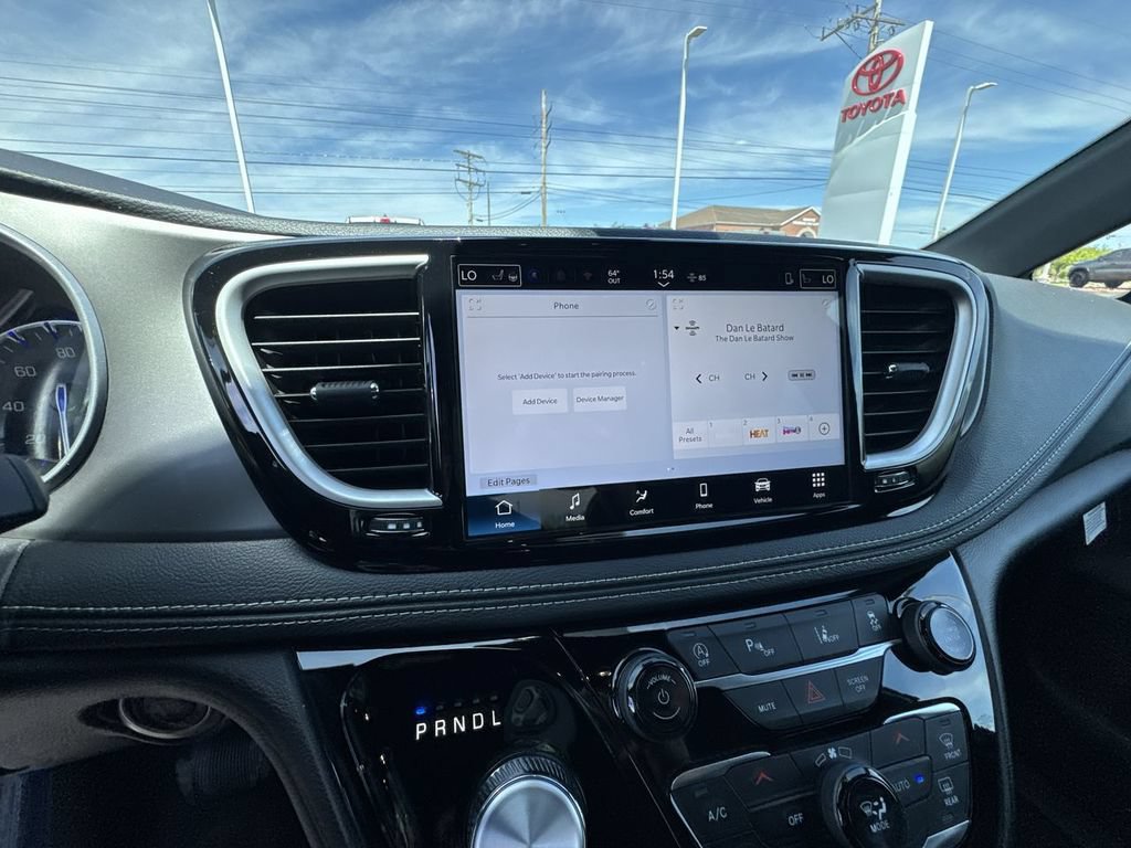 New 2027 Chrysler Pacifica Select AWD/4WD image 23
