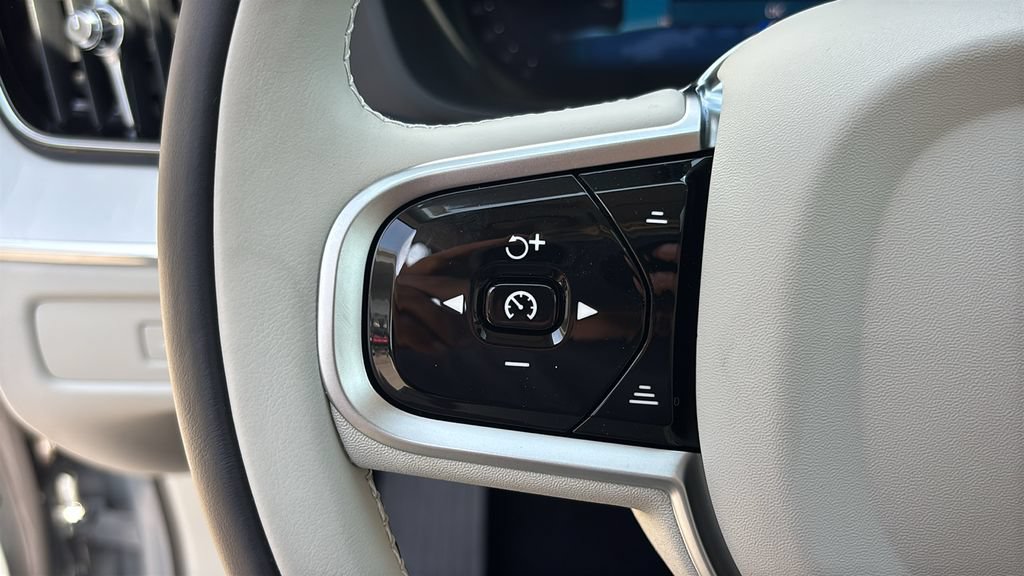 New 2026 Volvo XC60 T8 Ultra w/ Climate Package AWD/4WD image 16