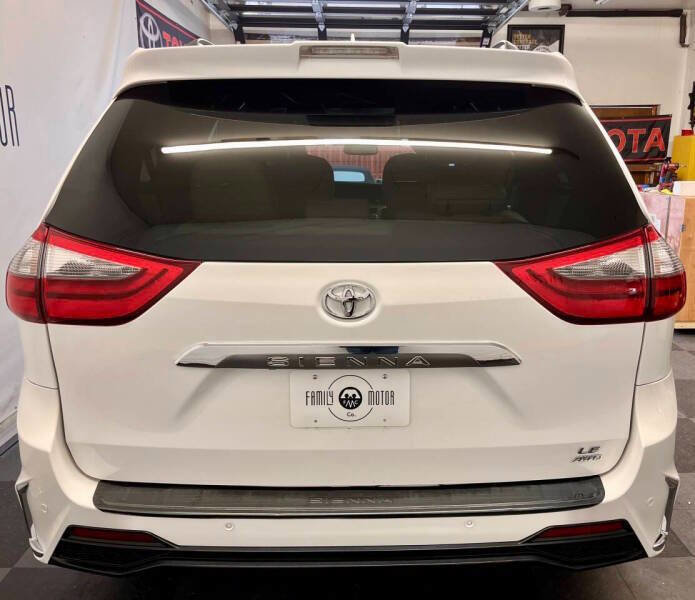 Used 2020 Toyota Sienna LE w/ LE Preferred Package AWD/4WD image 5
