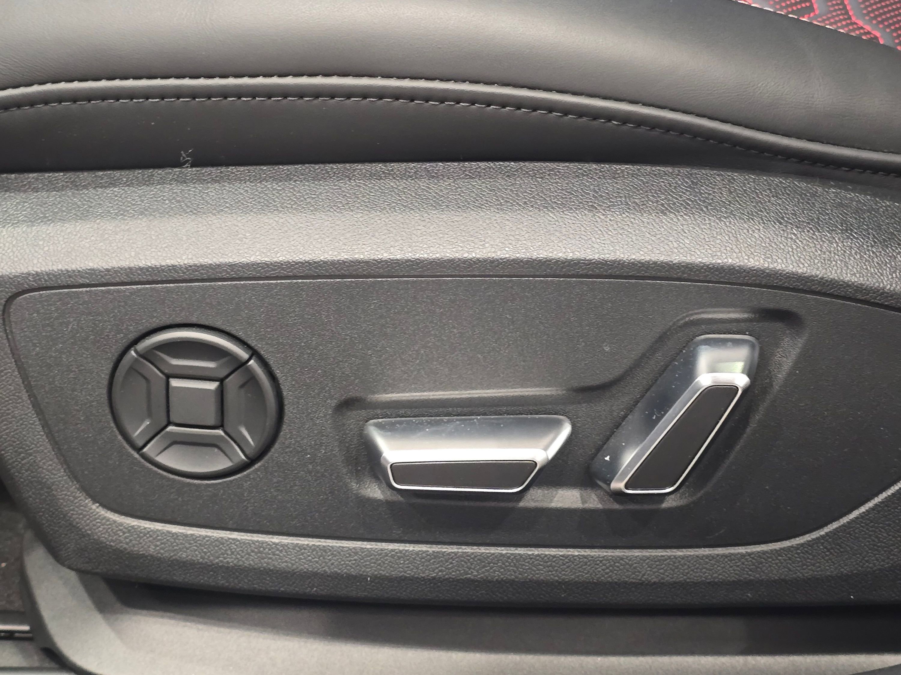 Used 2025 Audi RS 6 performance image 37