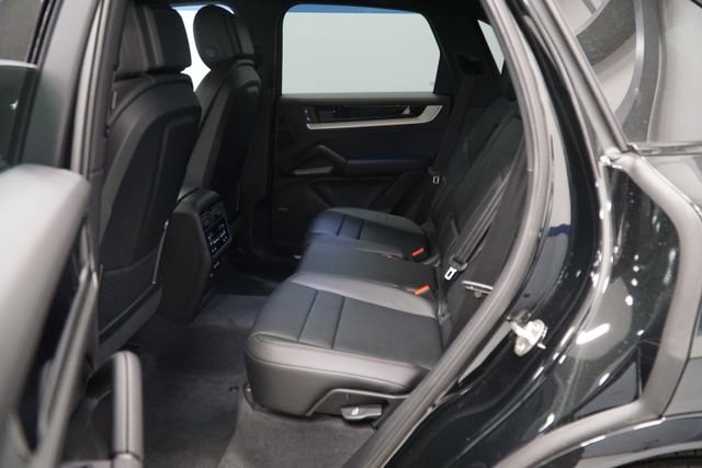 New 2026 Porsche Cayenne image 24