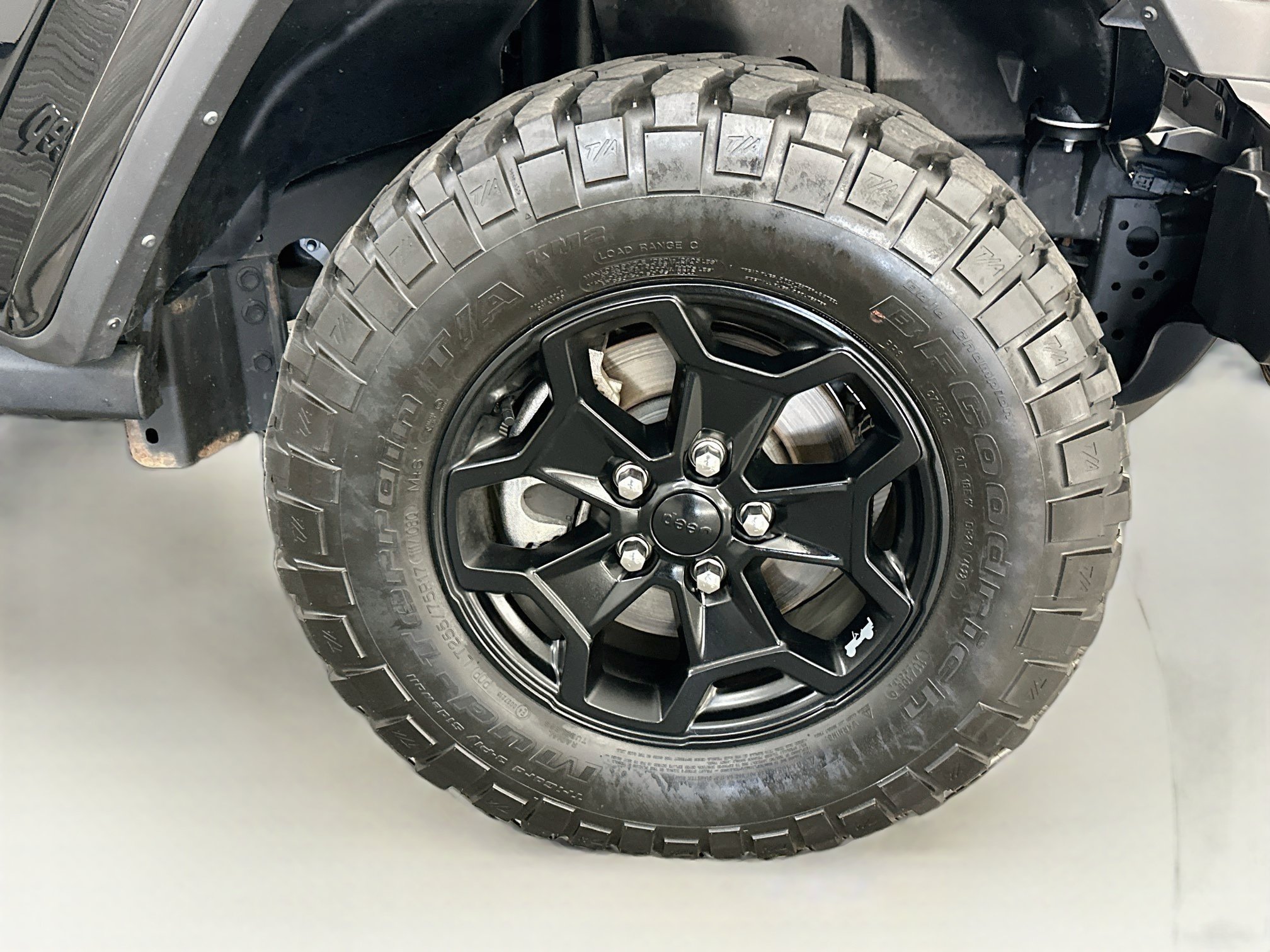Used 2023 Jeep Gladiator Sport AWD/4WD image 11