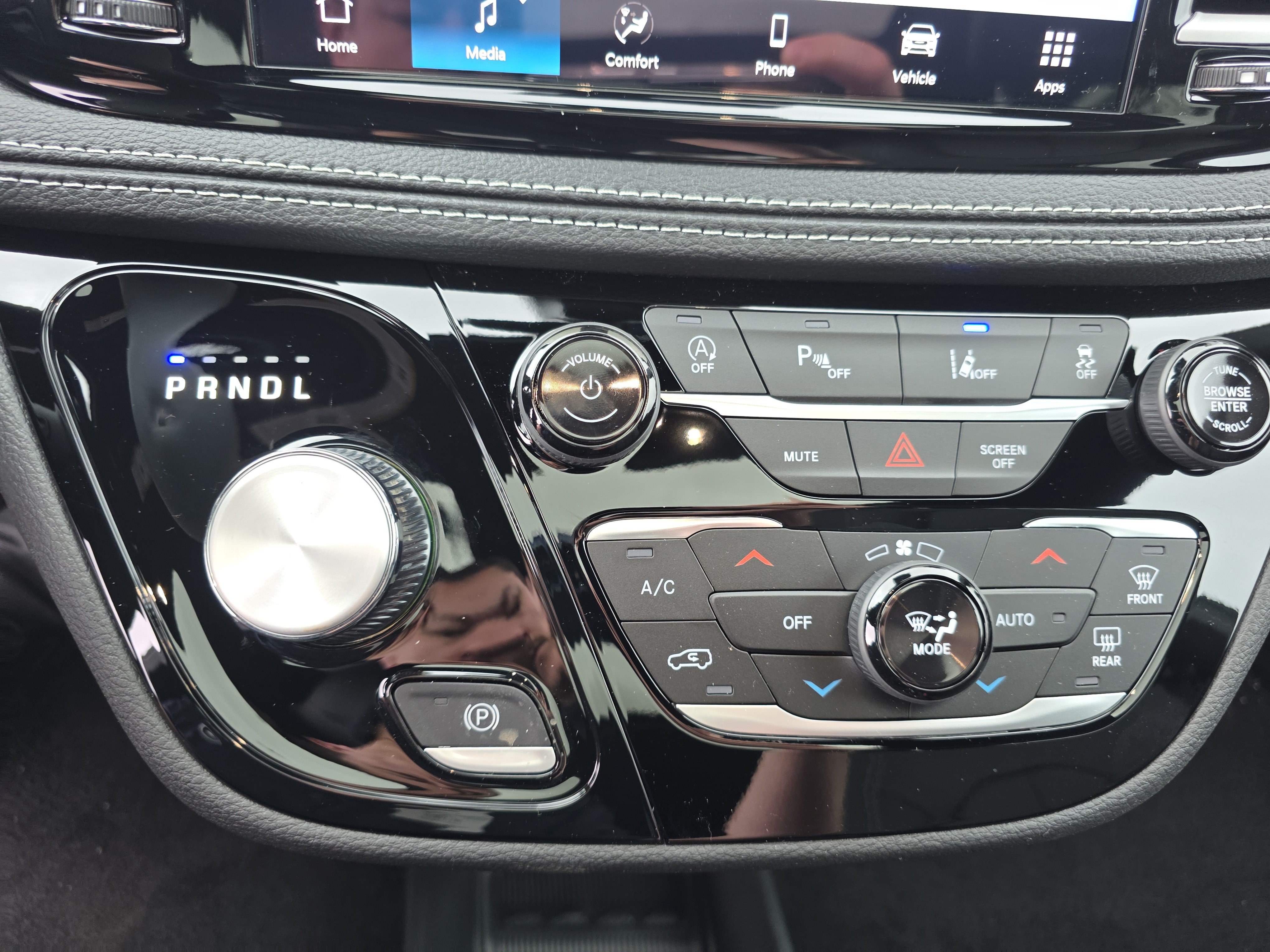 New 2026 Chrysler Pacifica Select AWD/4WD image 8